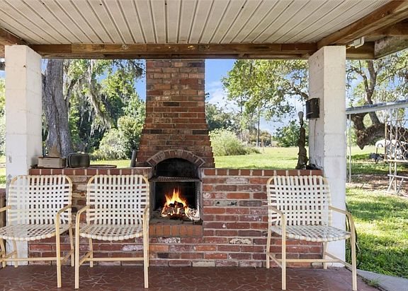 Outdoor fireplace masonry